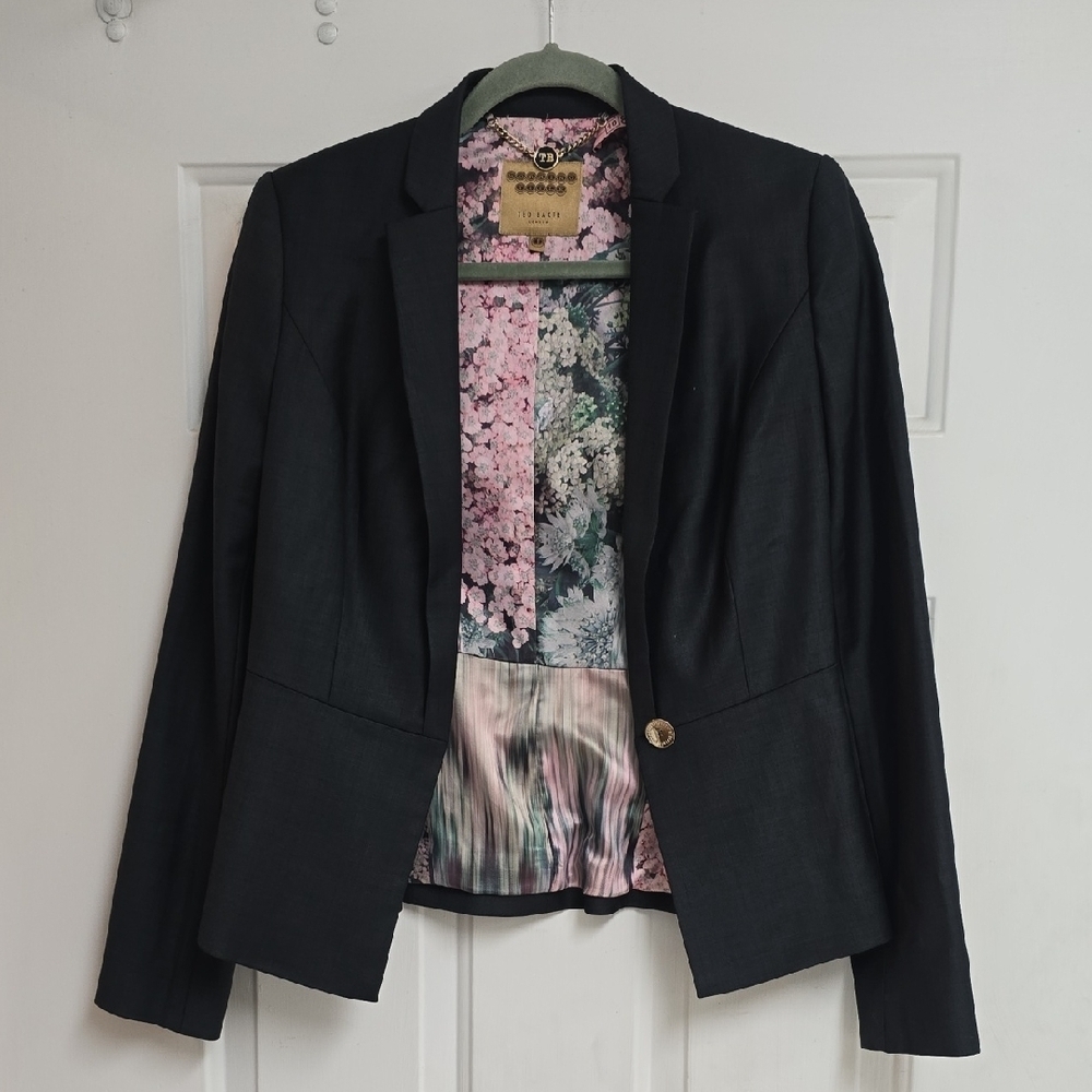 Ted Baker London Black Fitted Tailored One Button Wrinkle